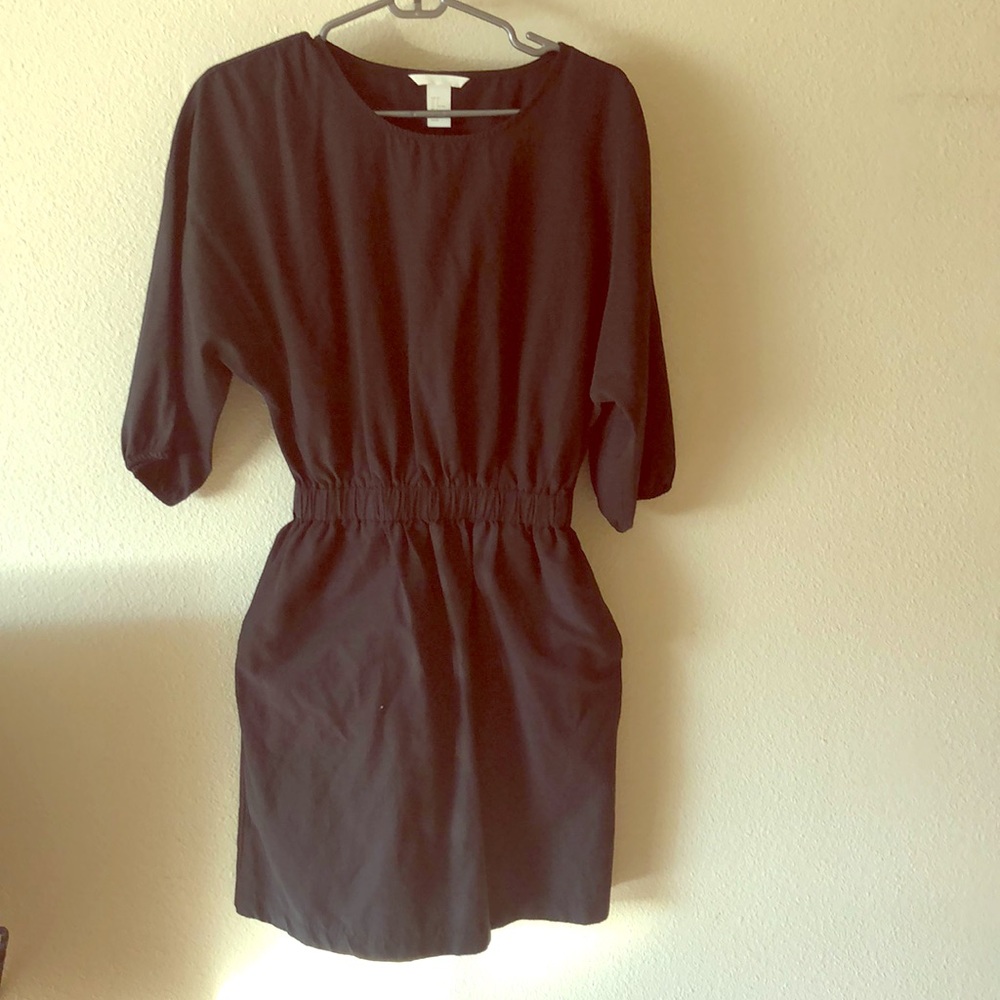 H&M black quarter sleeve dress with pockets